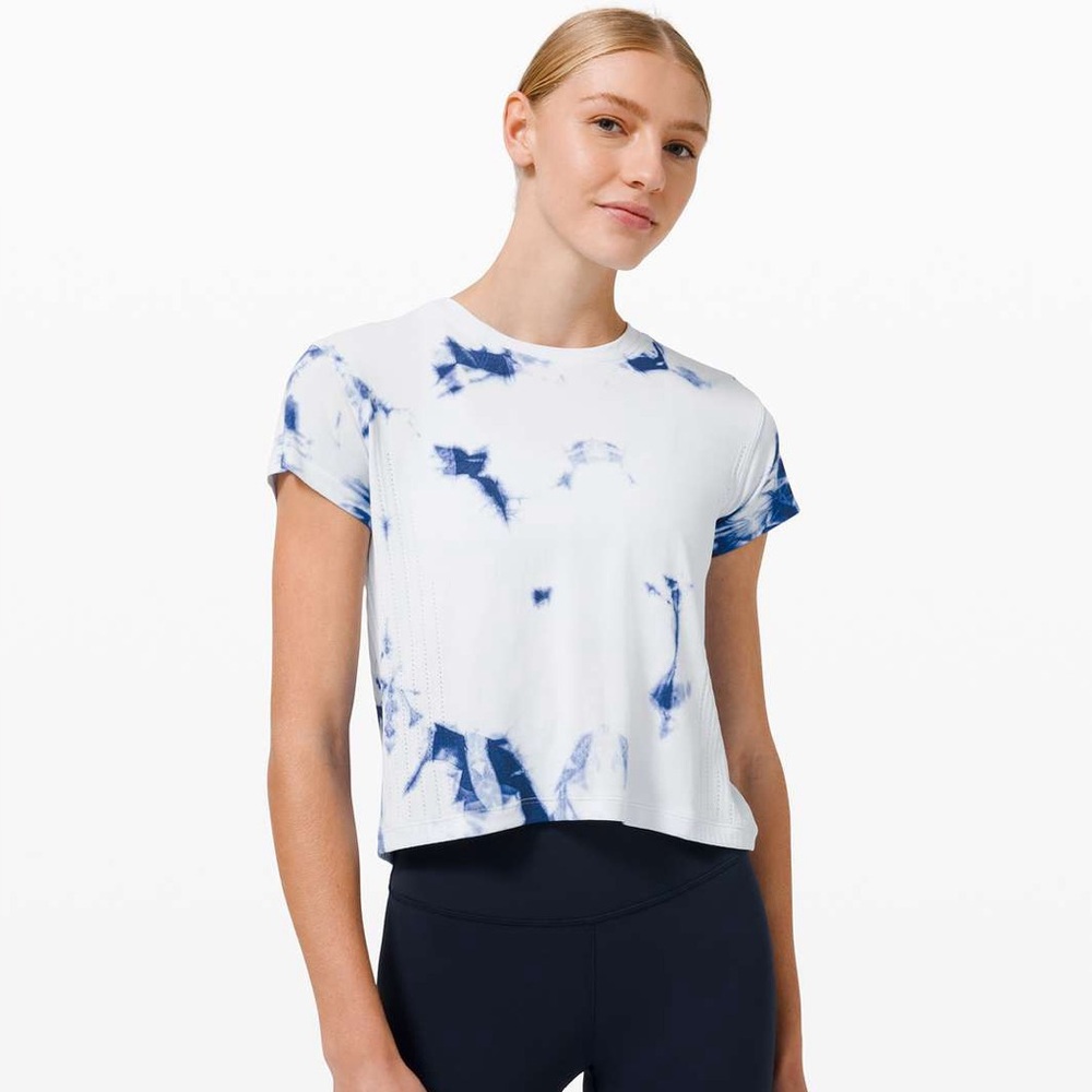 lululemon Train to Be Short Sleeve Cropped Tee Size 6